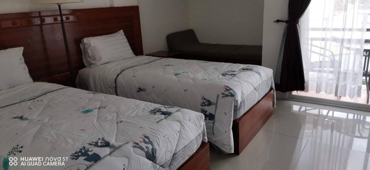 Sure Guesthouse Kamala Beach Exterior foto